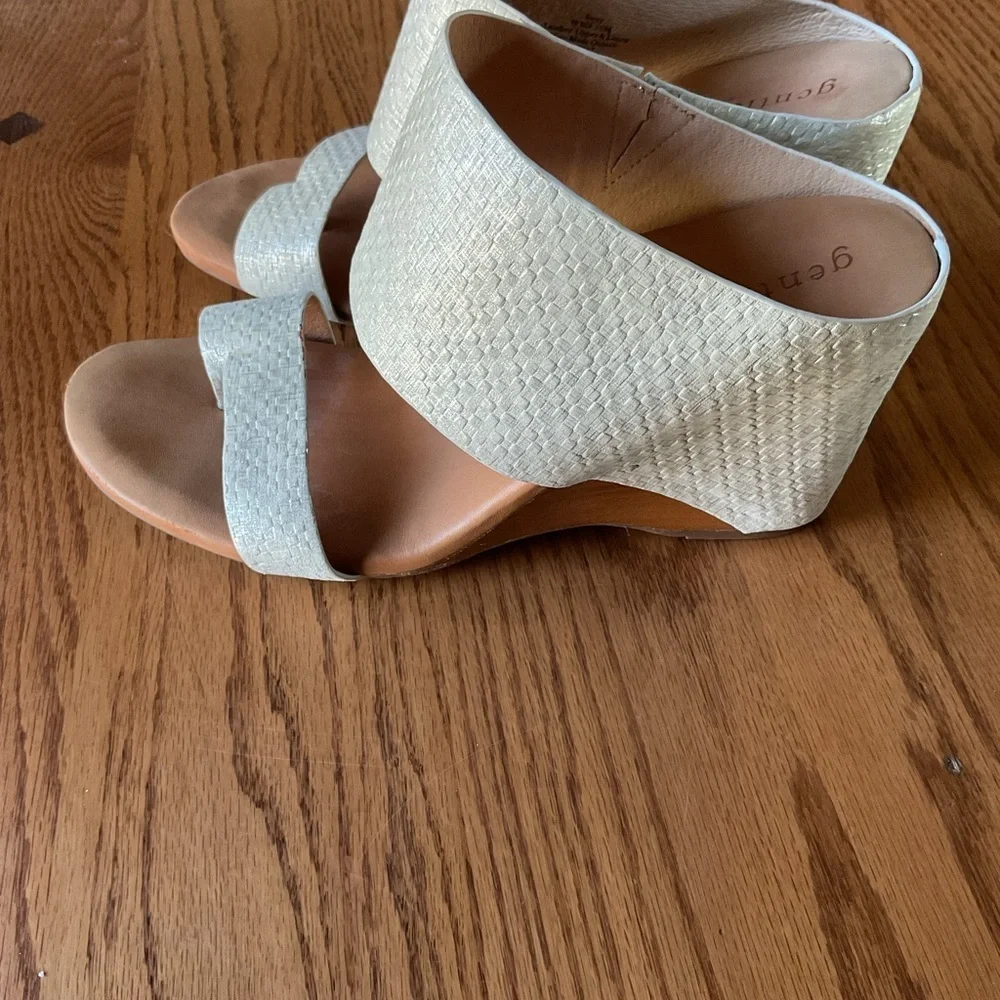 Kenneth Cole Gentle Souls Elegant White Sandals size 10